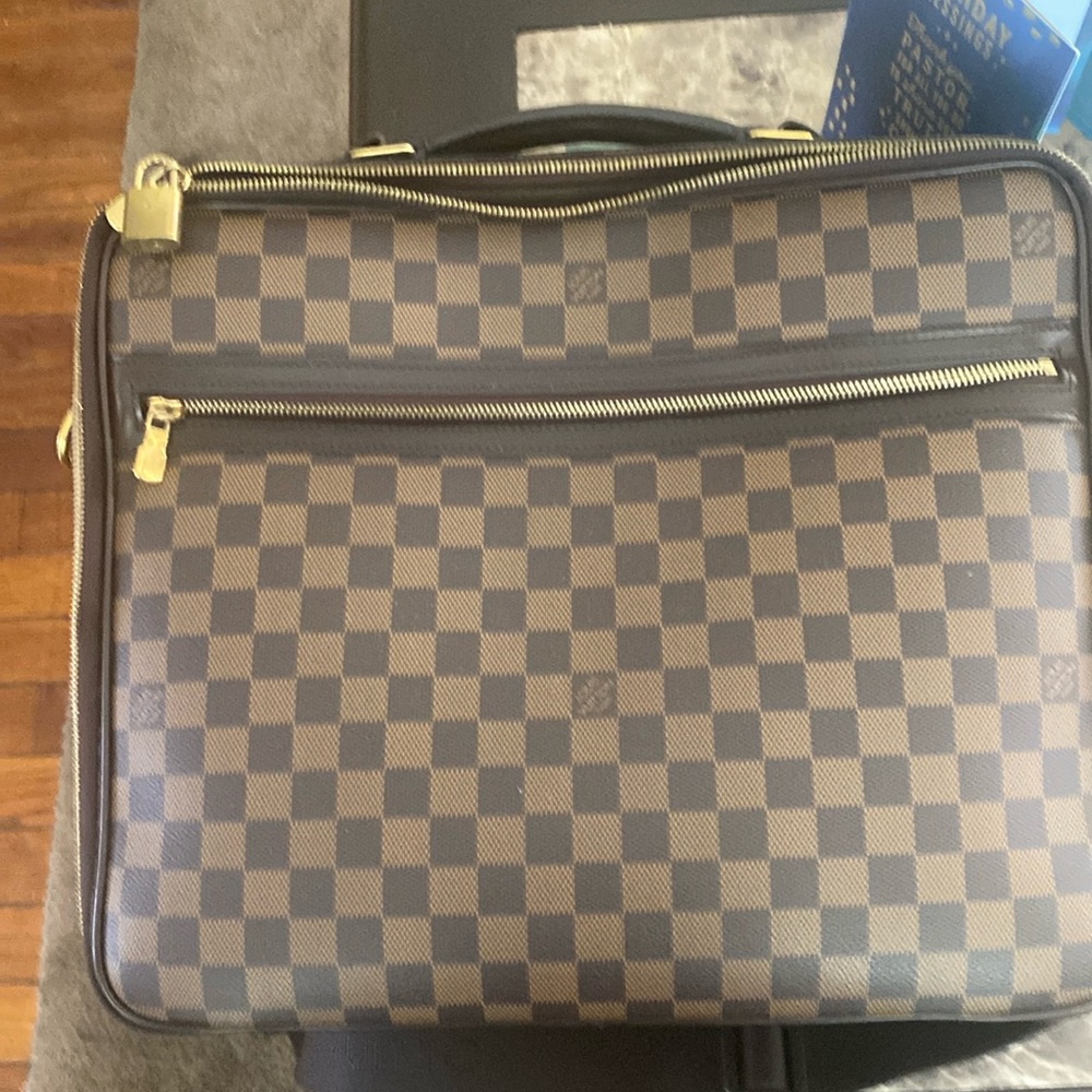 This case is in great condition in and out